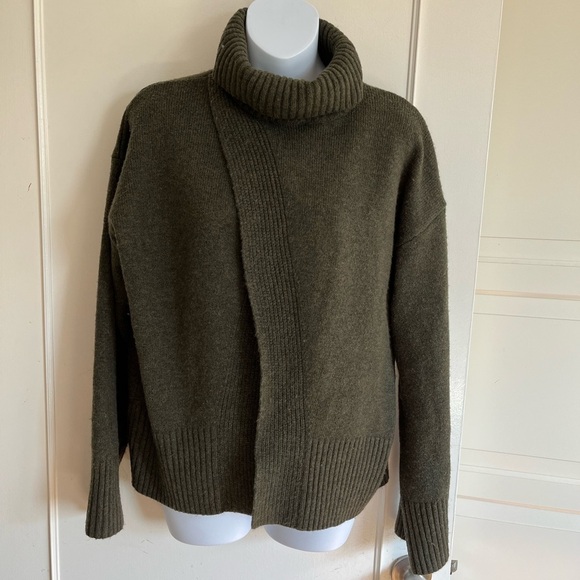 4th & Reckless Tanna
Roll Neck Jumper in Olive Green - Picture 5 of 14